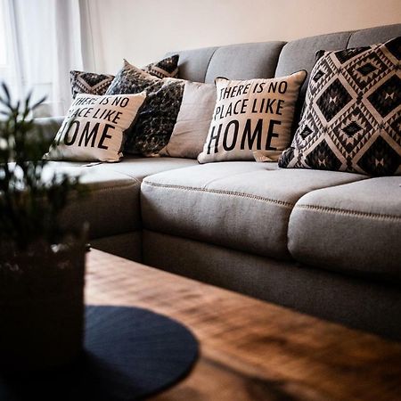 Art Downtown Alecsandri St Luxury Apartment Gran Varadino Esterno foto