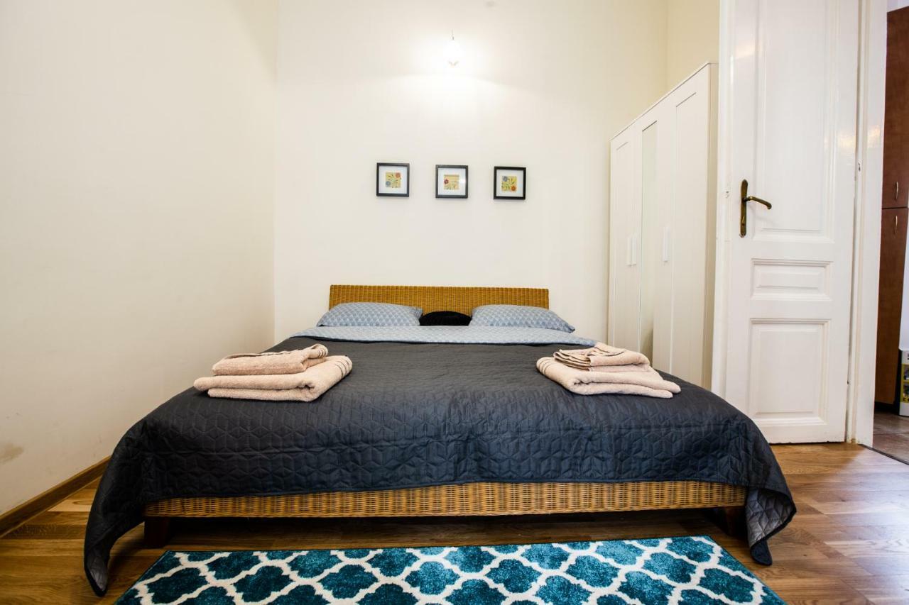 Art Downtown Alecsandri St Luxury Apartment Gran Varadino Esterno foto