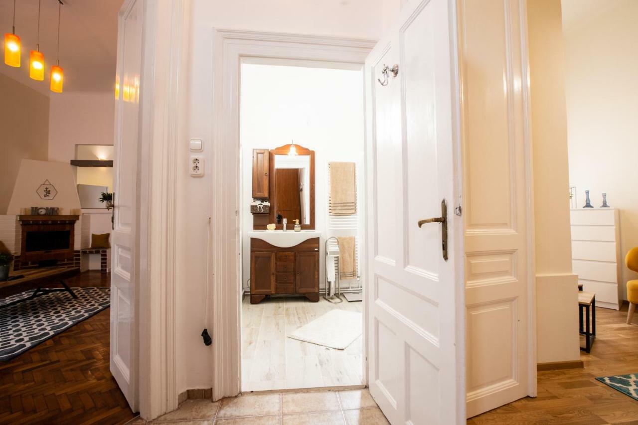 Art Downtown Alecsandri St Luxury Apartment Gran Varadino Esterno foto
