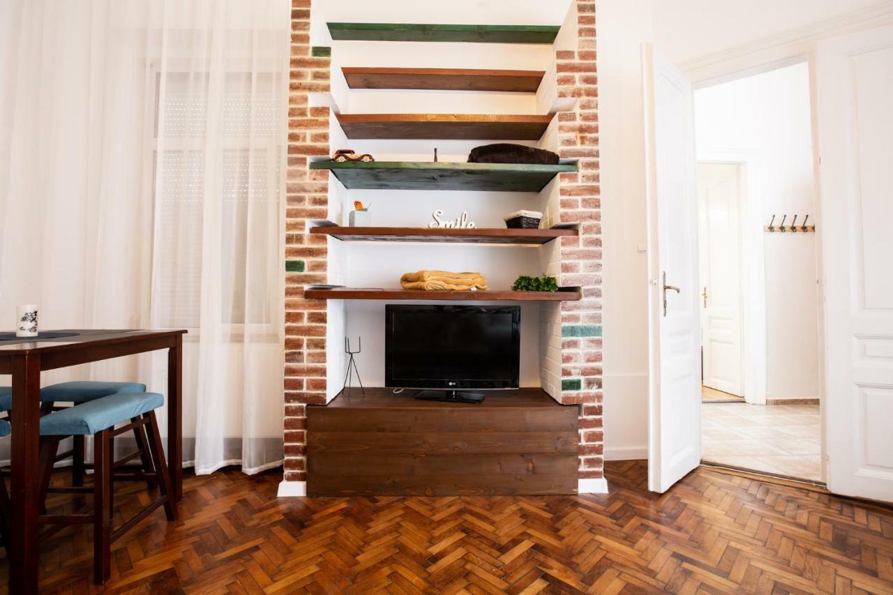 Art Downtown Alecsandri St Luxury Apartment Gran Varadino Esterno foto
