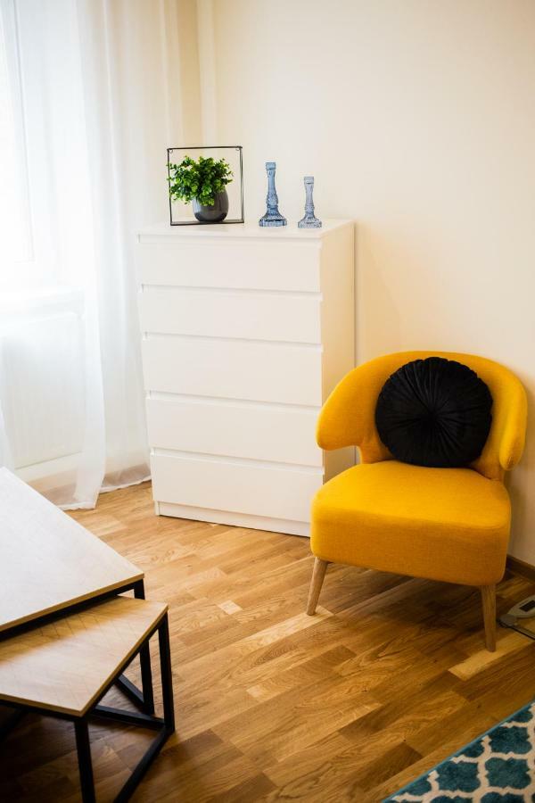 Art Downtown Alecsandri St Luxury Apartment Gran Varadino Esterno foto